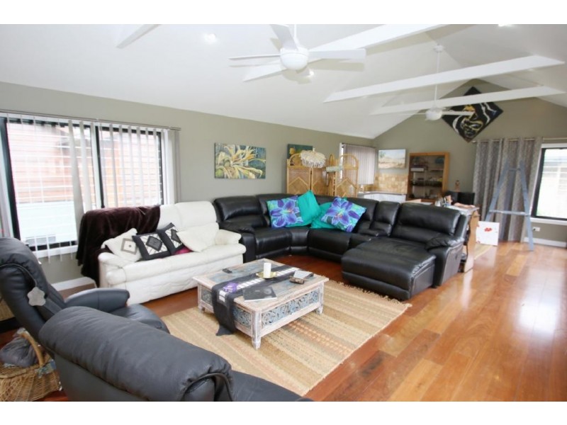 64 Bayview Road, Tea Gardens NSW 2324