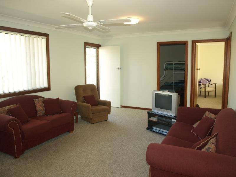 2/1A Mirreen Street, Hawks Nest NSW 2324