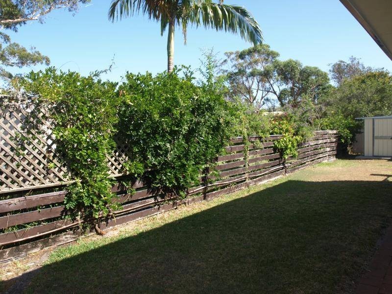 2/1A Mirreen Street, Hawks Nest NSW 2324