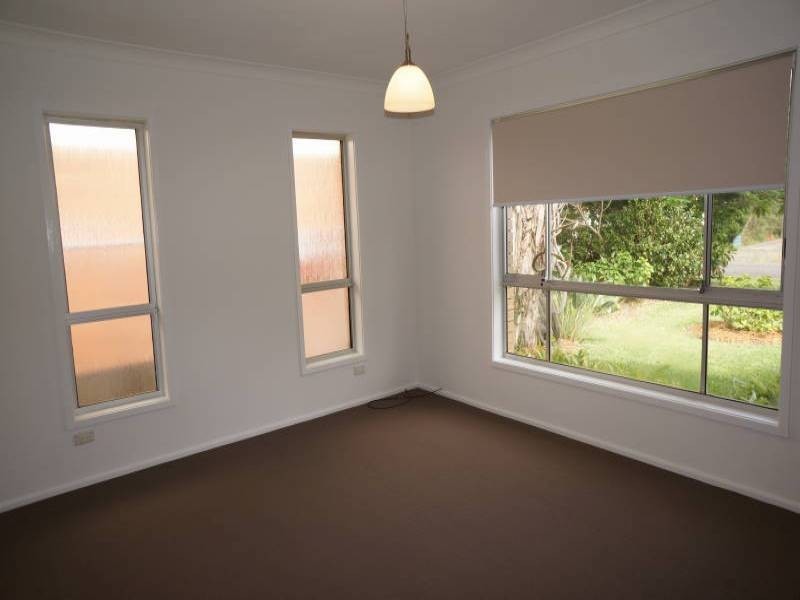 18 Muneela Avenue, Hawks Nest NSW 2324