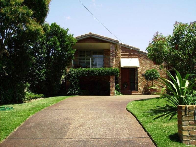 1 Bowral Street, Hawks Nest NSW 2324