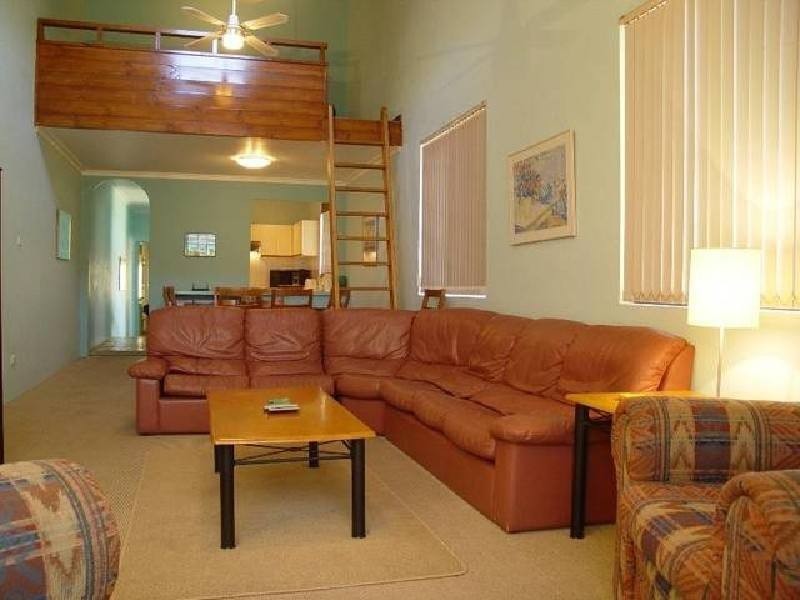 2 / 7 Russell Street, Hawks Nest NSW 2324