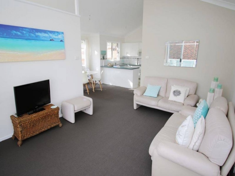 2/8 Langi Street, Hawks Nest NSW 2324