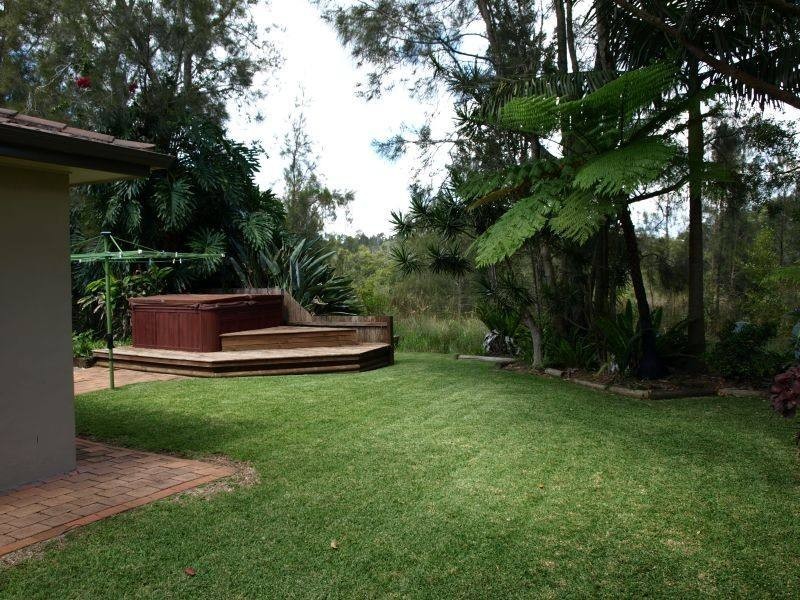 35 Albatross Avenue, Hawks Nest NSW 2324
