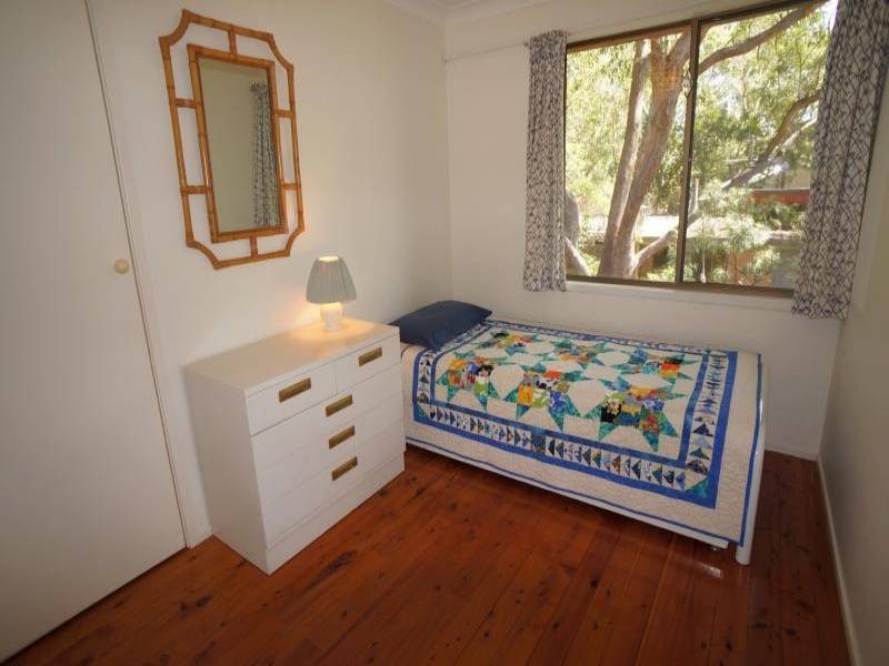 18 Bowral Street, Hawks Nest NSW 2324