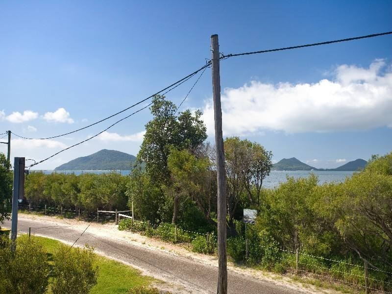 35 The Boulevarde, Hawks Nest NSW 2324