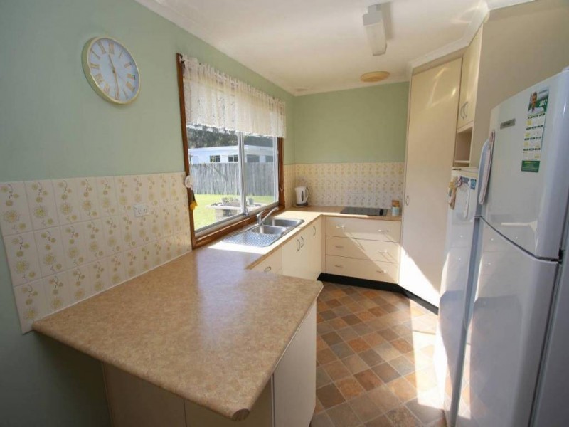 32 Albatross Avenue, Hawks Nest NSW 2324