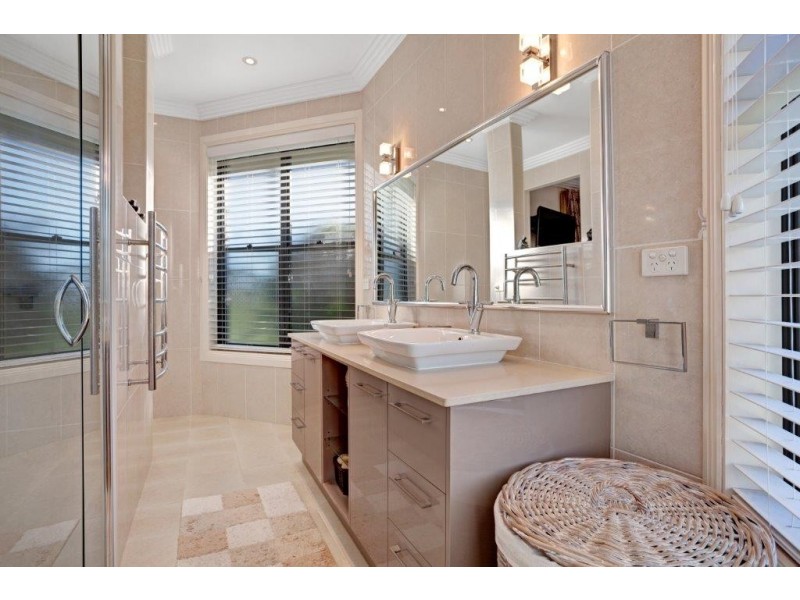 402 Pindimar Road, Tea Gardens NSW 2324