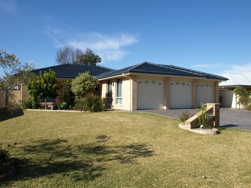 17 Dunshea Avenue, Tea Gardens NSW 2324