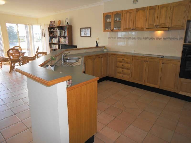 9 Admiralty Avenue, Tea Gardens NSW 2324