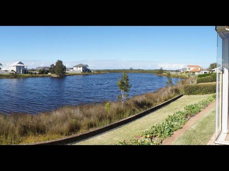 9 Admiralty Avenue, Tea Gardens NSW 2324