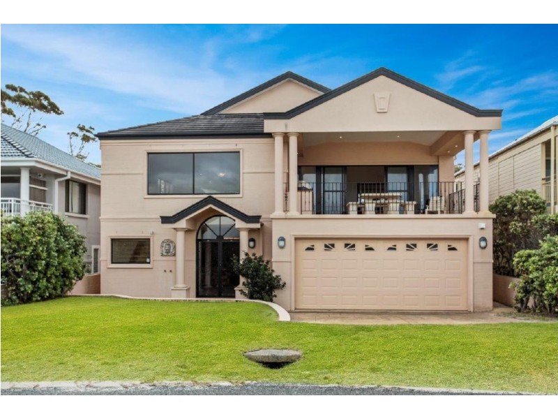 67 The Boulevarde, Hawks Nest NSW 2324