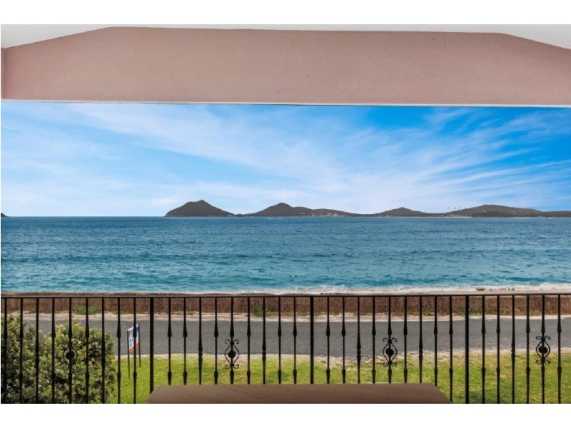 67 The Boulevarde, Hawks Nest NSW 2324