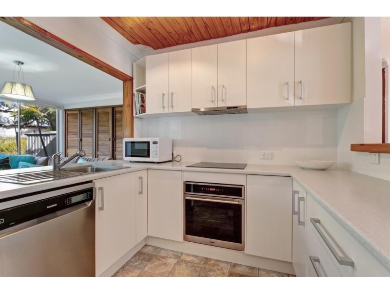 62 Yamba Street, Hawks Nest NSW 2324