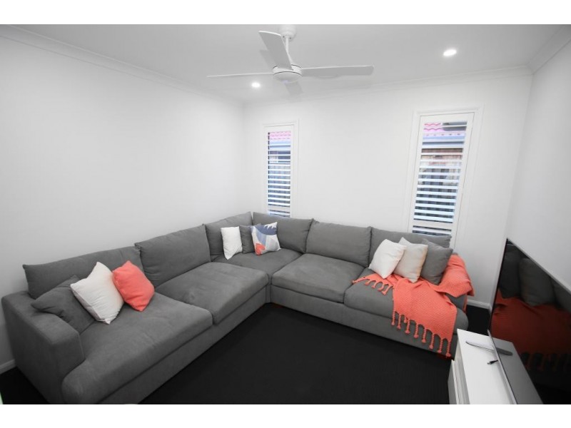 8 Stockmans Way, Tea Gardens NSW 2324