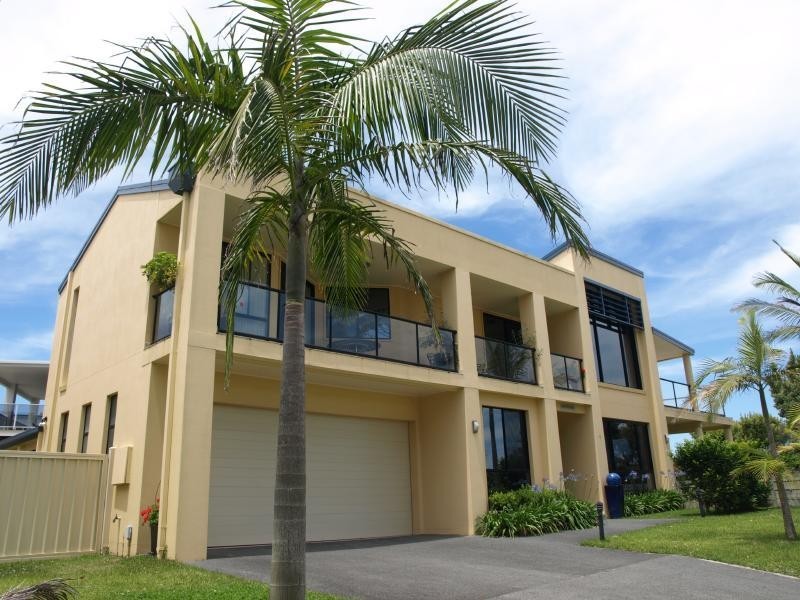 8 Gemalla Street, Hawks Nest NSW 2324