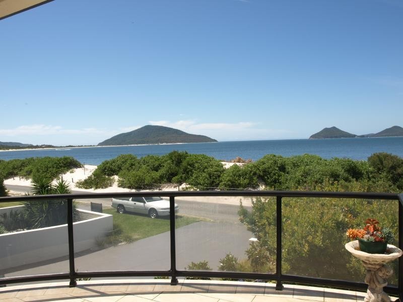8 Gemalla Street, Hawks Nest NSW 2324