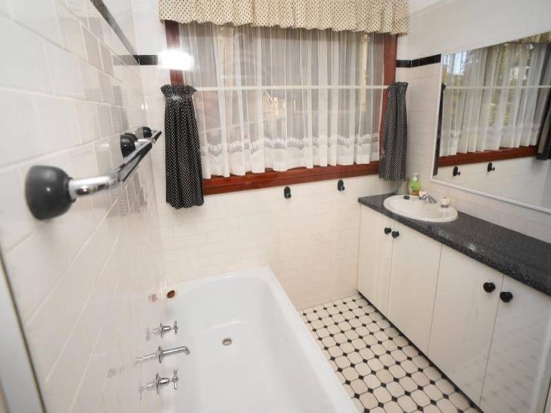 31 Mermaid Avenue, Hawks Nest NSW 2324