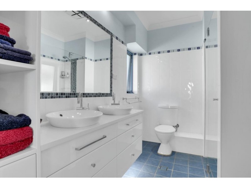 11/1-3 Beach Road, Hawks Nest NSW 2324