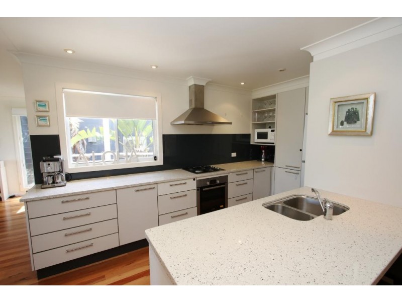 39 The Boulevarde, Hawks Nest NSW 2324