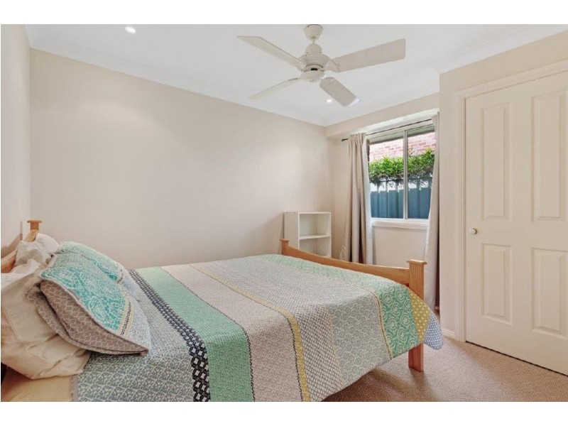 33 Dolphin Avenue, Hawks Nest NSW 2324