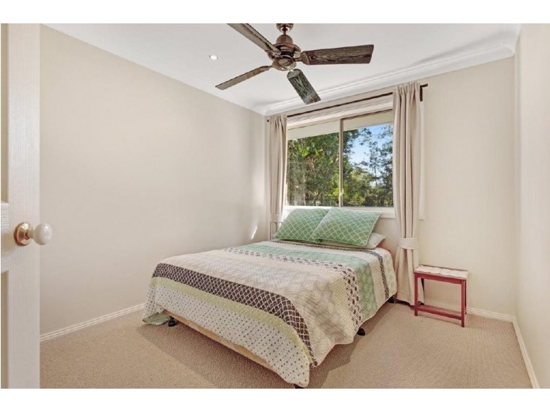 33 Dolphin Avenue, Hawks Nest NSW 2324