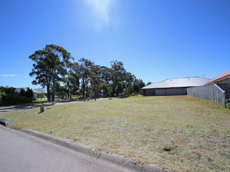 2 Captains Cove, Tea Gardens NSW 2324