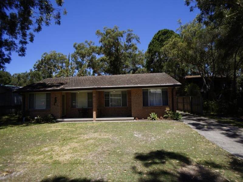 18 Binda Street, Hawks Nest NSW 2324