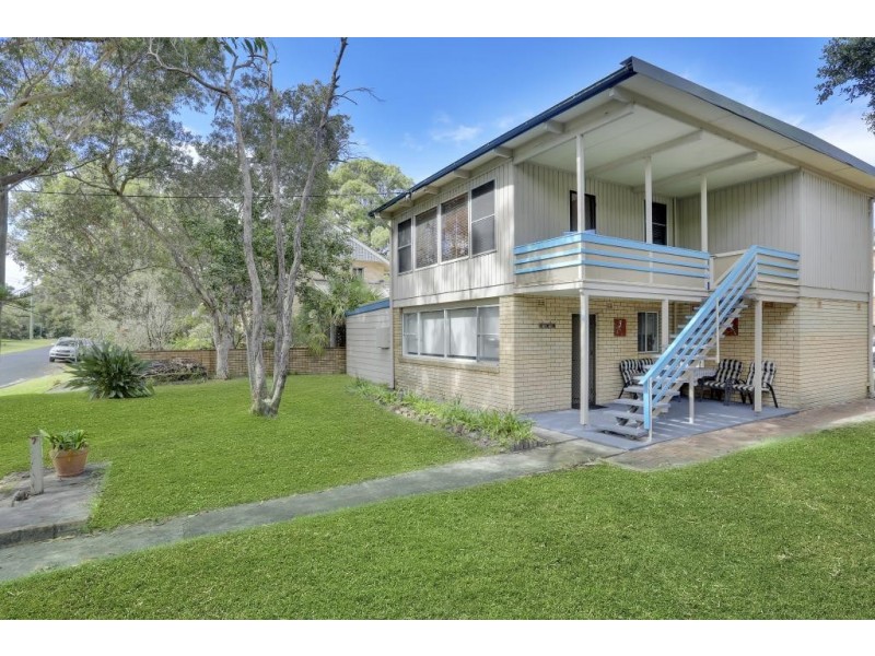 44 Mirreen Street, Hawks Nest NSW 2324