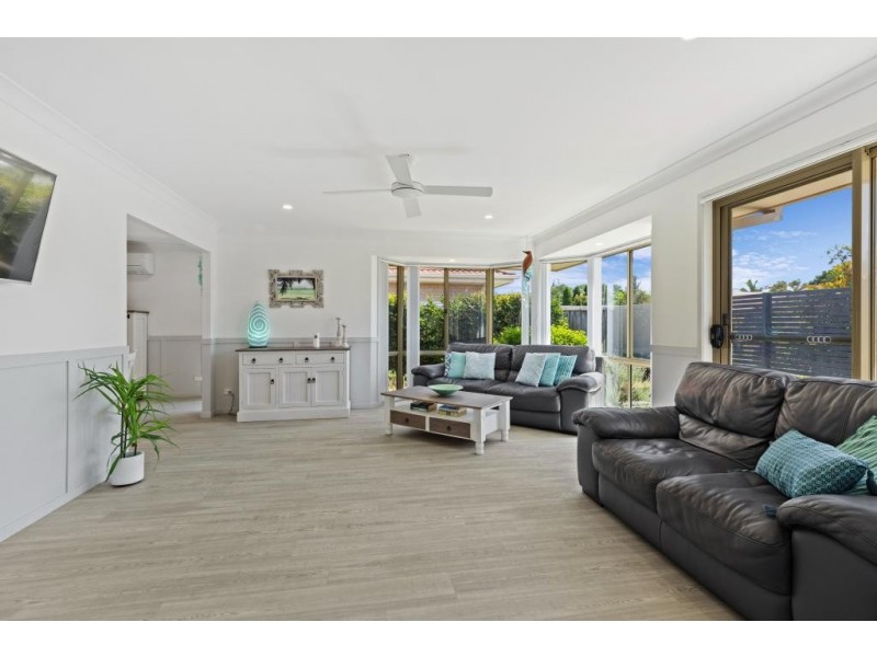 16 Billabong Avenue, Tea Gardens NSW 2324