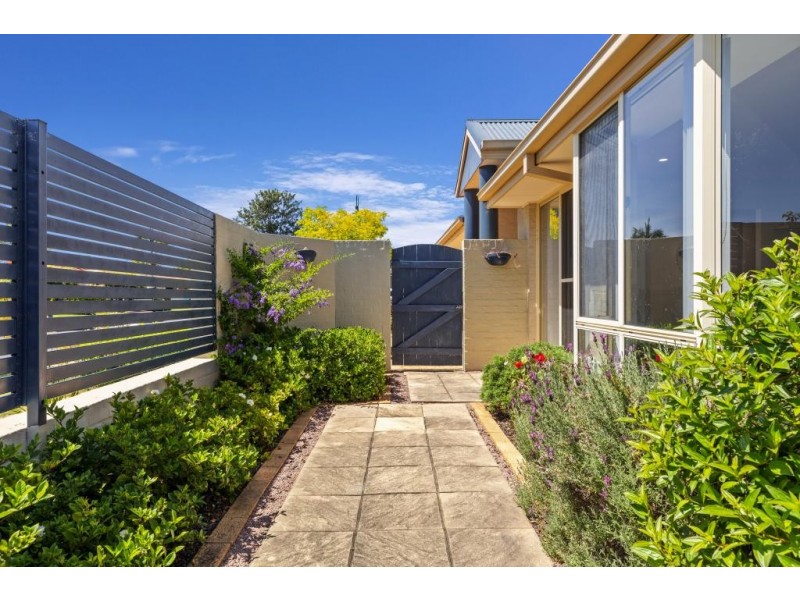 16 Billabong Avenue, Tea Gardens NSW 2324