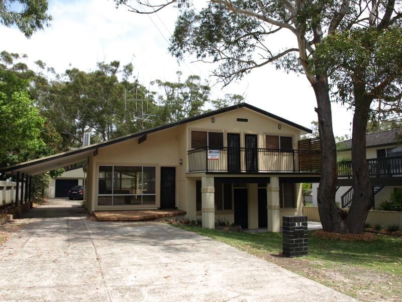 54 Yamba Street, Hawks Nest NSW 2324