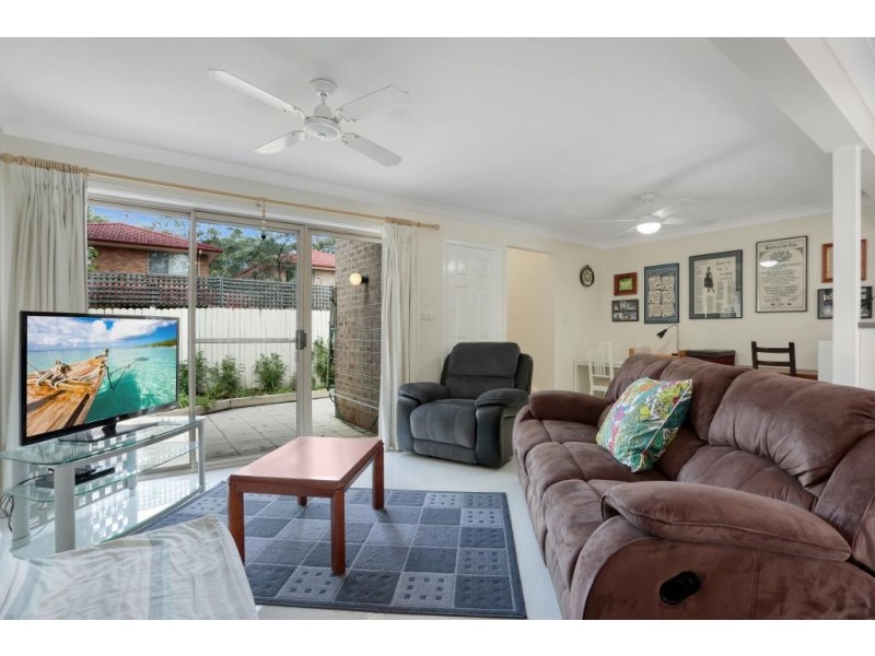 2/10 Bowral Street, Hawks Nest NSW 2324