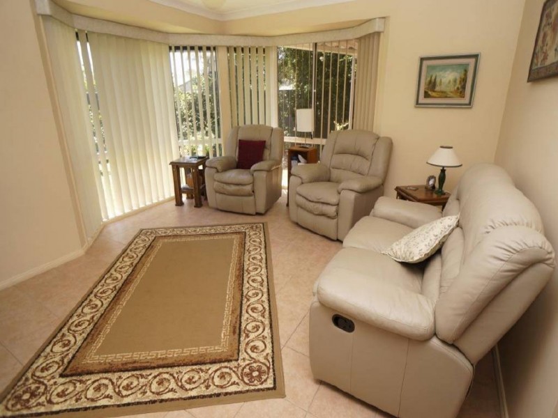 15 Holbert Close, Tea Gardens NSW 2324