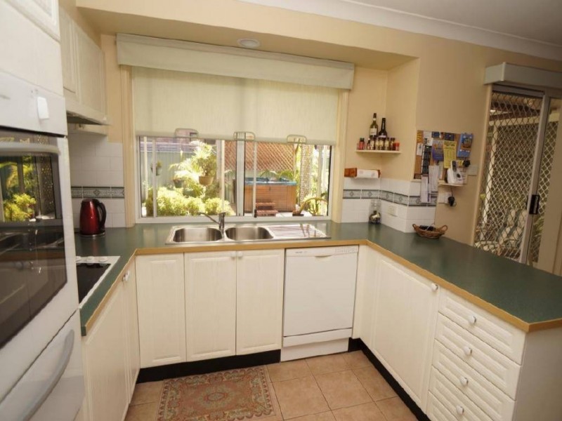 15 Holbert Close, Tea Gardens NSW 2324