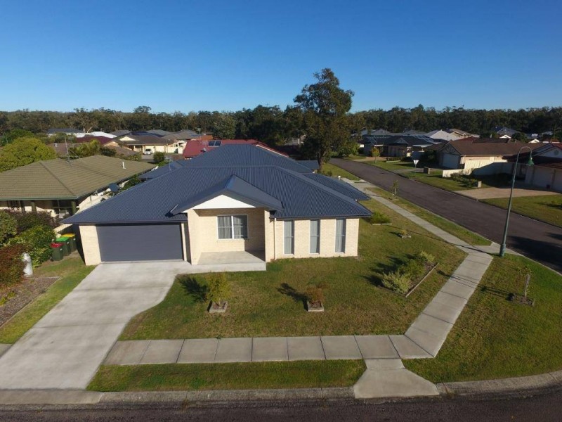 4 Martin Circuit, Tea Gardens NSW 2324