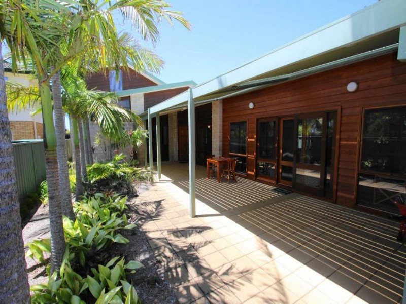 82 Port Stephens Street, Tea Gardens NSW 2324