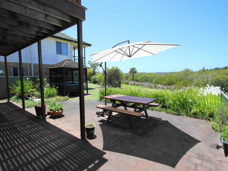 82 Port Stephens Street, Tea Gardens NSW 2324