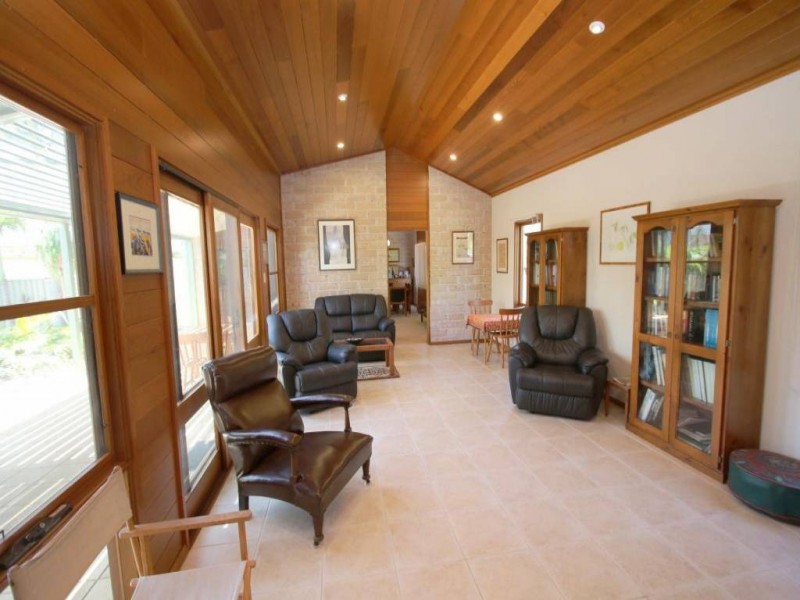 82 Port Stephens Street, Tea Gardens NSW 2324