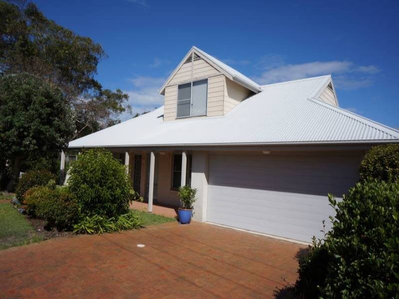 2B Yamba Street, Hawks Nest NSW 2324