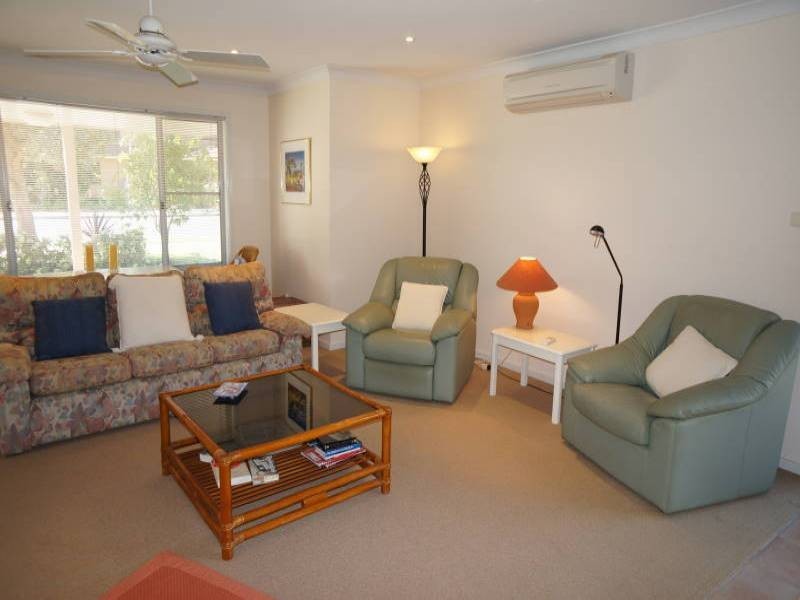 2B Yamba Street, Hawks Nest NSW 2324