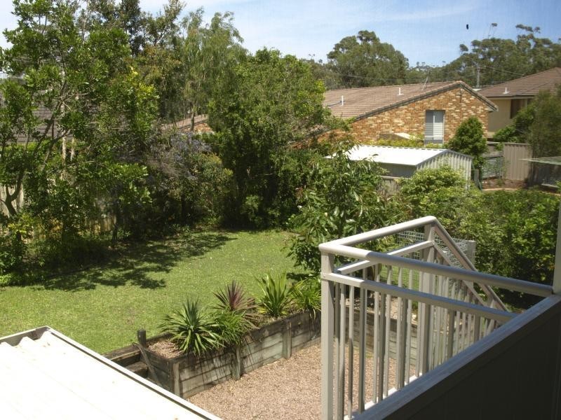 33 Tuloa Avenue, Hawks Nest NSW 2324