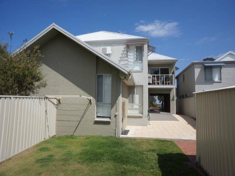 48 Moira Parade, Hawks Nest NSW 2324
