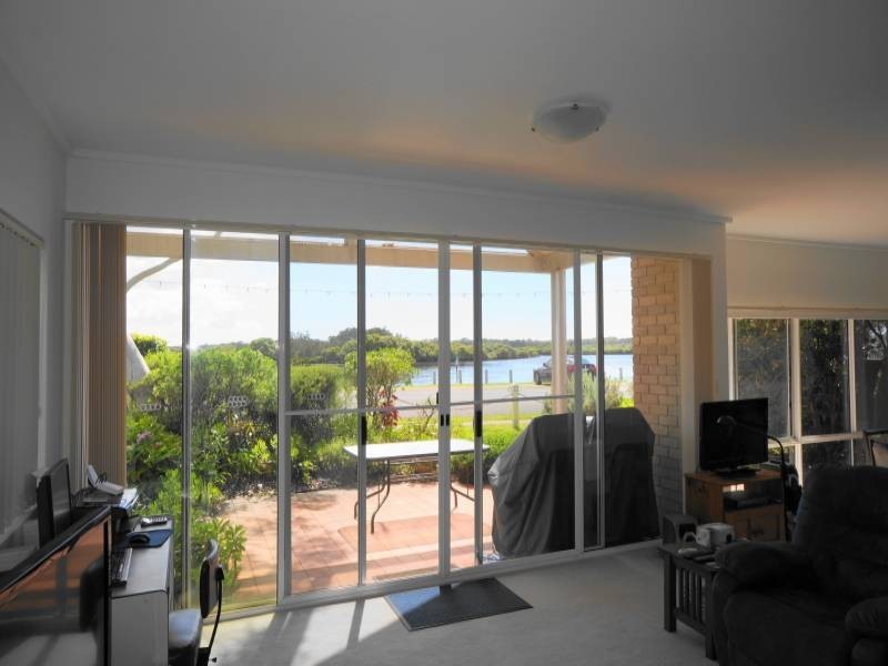 2/67 Marine Drive, Tea Gardens NSW 2324