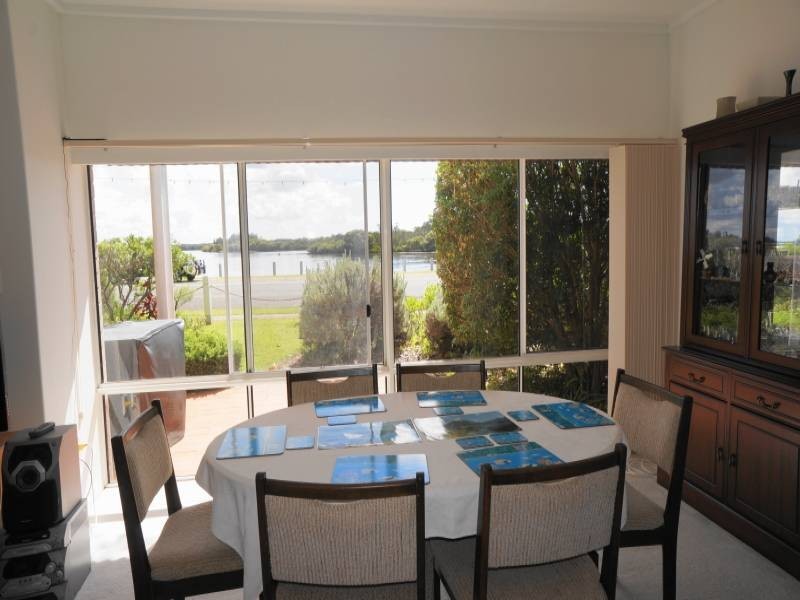 2/67 Marine Drive, Tea Gardens NSW 2324