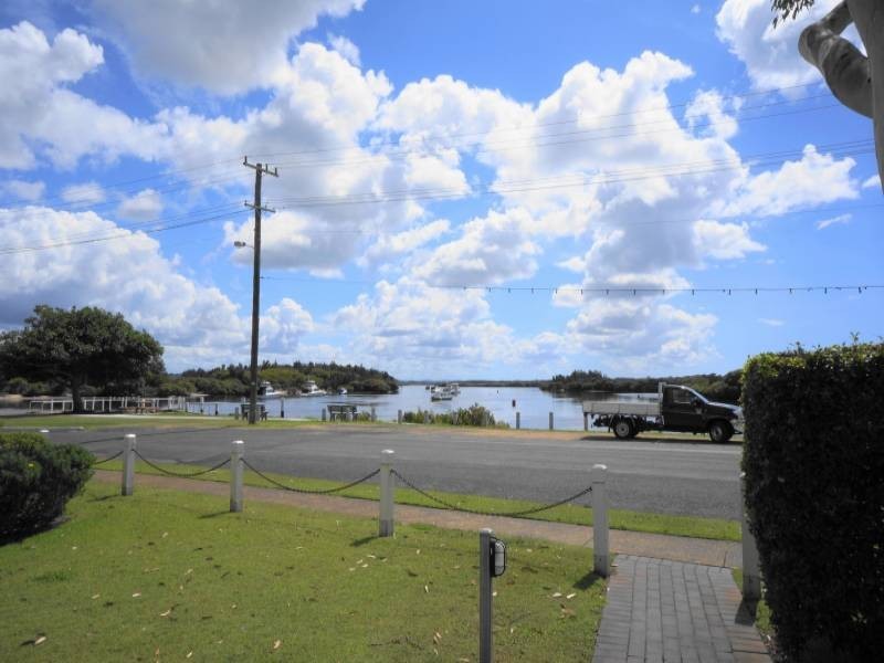 2/67 Marine Drive, Tea Gardens NSW 2324