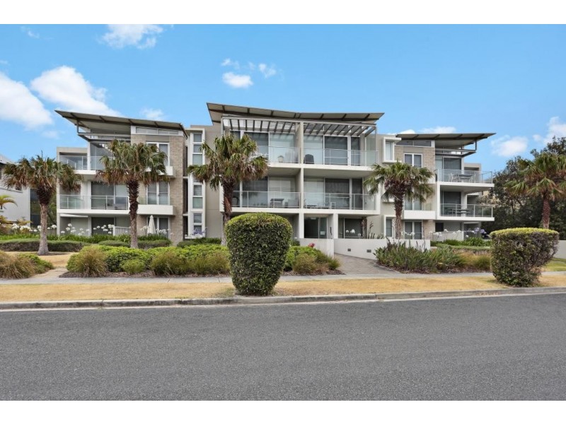1/13-17 Beach Road, Hawks Nest NSW 2324