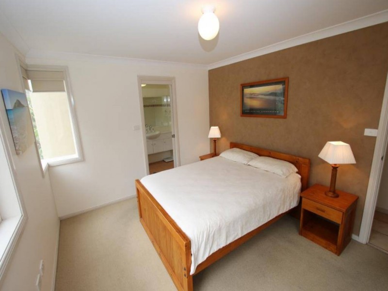 1/9-11 Beach Road, Hawks Nest NSW 2324