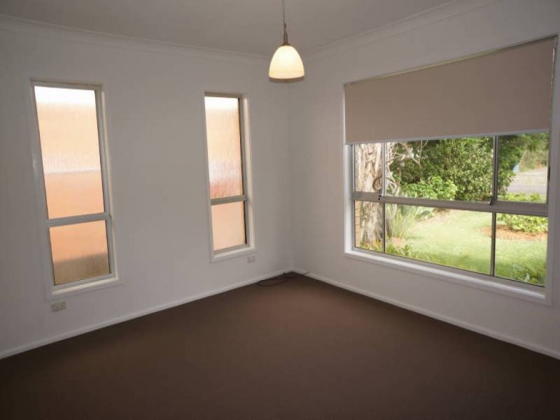 18 Muneela Avenue, Hawks Nest NSW 2324