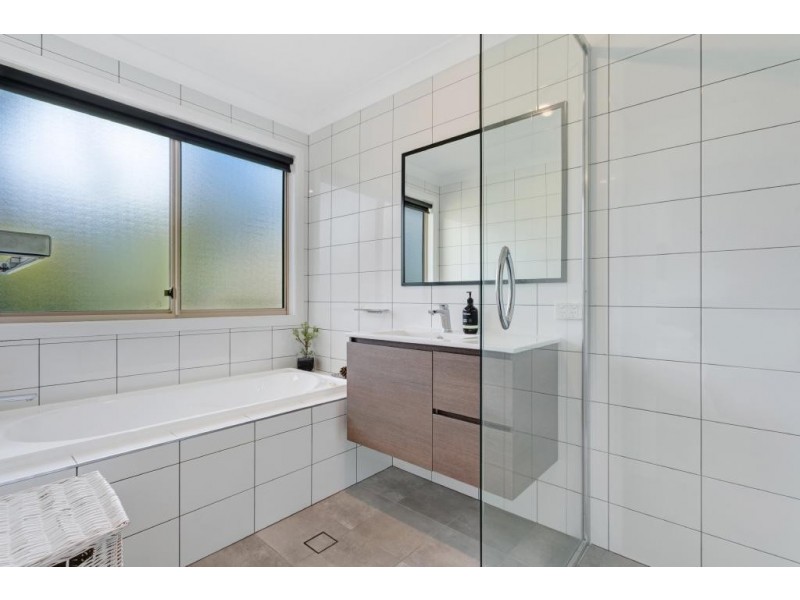 1 Sundeck Avenue, Hawks Nest NSW 2324